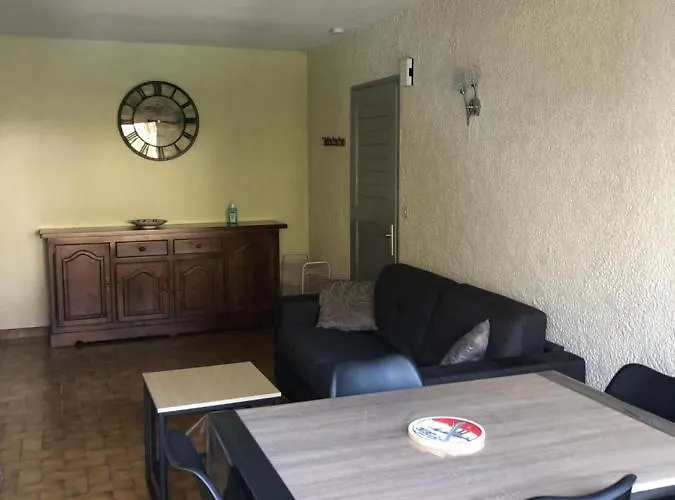 Calme Dans كوتيريه